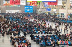 春运过半 重庆火车站累计发送旅客507.8万人次