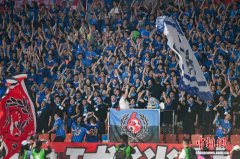 川超联赛：雷阵雨未阻激战 乐山与自贡队平局收场